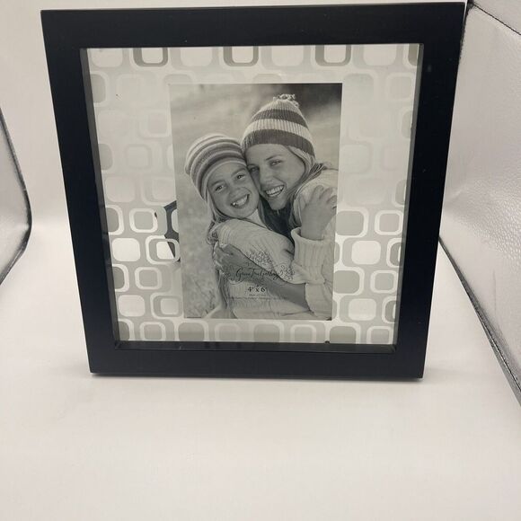 New Modern PHOTO FRAME (Green-Tree Gallery) Black Glass 4"x6" Picture - Picture 1 of 4